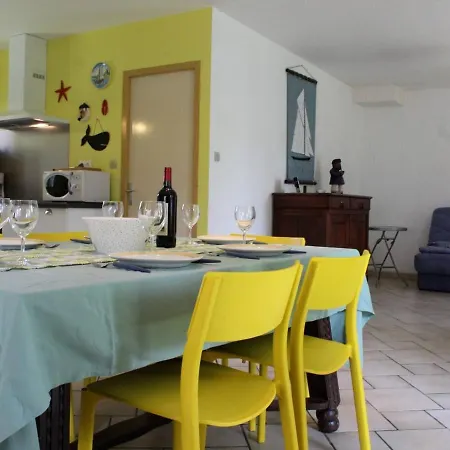 Casa vacanze Maison Saint-georges-d'oléron, 3 Pièces, 6 Personnes - Fr-1-246a-144 *